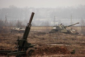 Російські терористи обстрілюють Щастя і гуманітарний коридор для цивільних, є жертви
