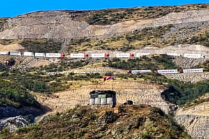Гумконвой смерті? Чому Азербайджан та Україна в одному човні