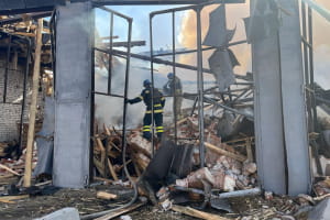 Поліція показала перші хвилини після ранкового обстрілу росіянами Кривого Рогу – відео