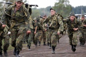 Розвідка підтверджує нарощування військ РФ в Україні та на кордоні