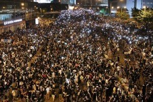 У Гонконгу мітингарі спробували блокувати урядовий квартал