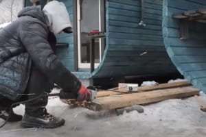 Помитися, попаритися і застуду пролікувати: на Волині волонтери будують мобільні лазні для військових – відео