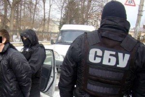 СБУ затримала мародерів, які маскувались під українських вояків