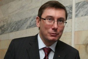 Опозиції віддадуть три комітети - Луценко