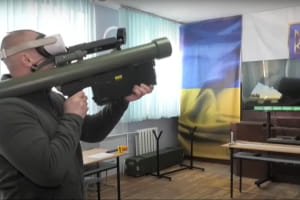 У Луцьку військові навчають усіх охочих управлятися з Javelin, Nlaw та Stinger – як це відбувається