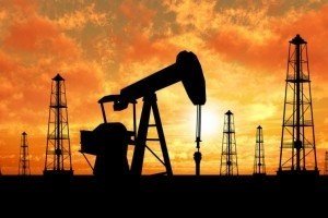 Нафта знову дешевшає після незначного росту