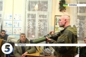 Бійці АТО ведуть тренінги з військової справи для цивільних
