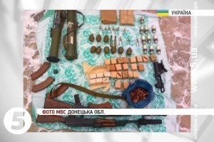 Міліціонери виявили російського диверсанта та склад зброї та вибухівки