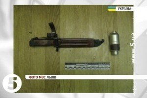 На львівському вокзалі знайшли сумку зі зброєю