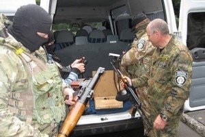 Військовою прокуратурою Центрального регіону розслідується вивезення зброї із зони АТО