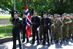 Норвегія призупиняє військову співпрацю з Росією