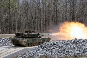 Маріупольців вдень налякали гучні вибухи та стрілянина поблизу міста