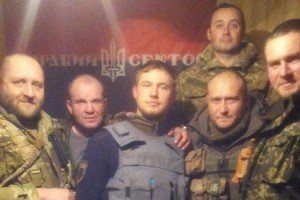 Біля донецького аеропорту Ярош відкрив  приймальню народного депутата