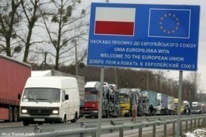 В Україну прибуло 36 авто з польською гумдопомогою