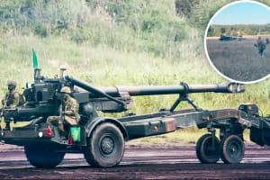 Українські військові показали роботу гаубиці FH-70, яка сама себе вивозить на позиції – відео