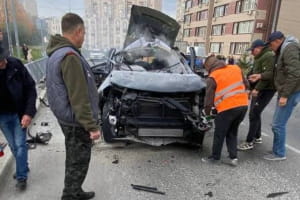 В окупованому Севастополі підірвали авто капітана 1-го рангу Чорноморського флоту рф – відео
