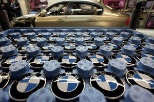 BMW відкладає будівництво заводу в РФ через кризу