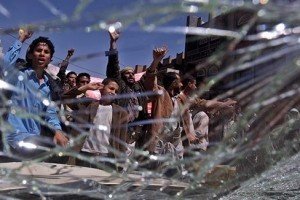 Десятки людей загинули в Ємені внаслідок вибуху, скоєного смертником