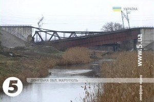Російські війська обстрілюють околиці Маріуполя з артилерії і "Градів"