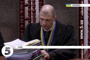 Суд вирішує, чи залишати університету Поплавського ліцензію