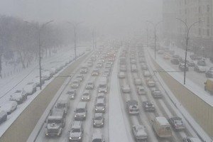 У Москві через сильний снігопад за годину сталося більше 500 ДТП