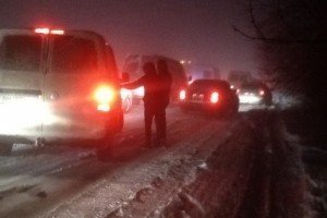 В Миколаївській та Херсонській областях через снігопади перекрили дороги