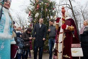 Кличко відвідав свято відкриття новорічної ялинки у Шевченківському районі столиці