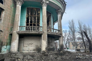 "Чоловіка розірвало, голову ми не знайшли": ворог ударив КАБом по Білицькому на Донеччині – воєнкор "5 каналу"