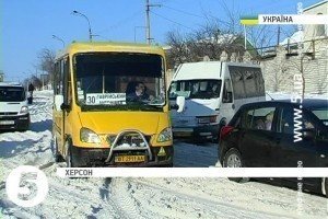 Херсонці невдоволені повільною ліквідацією наслідків снігопадів