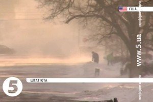 Буревій на заході США валив стовпи та перевертав вантажівки