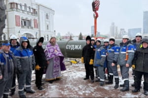 На росії біля храму рпц встановили копію газової труби, якою росіяни пробиралися до Суджі – для чого