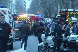 У Парижі сталася стрілянина, поранено двох поліцейських