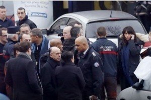 Стрілянина у Парижі: поранена співробітниця поліції померла