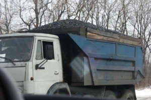 На Донеччині прикордонники затримали 5 вантажівок з вугіллям 