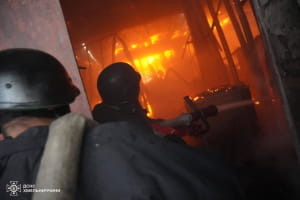 Зеленський про нічну атаку: росія б'є по Україні, бо почувається безкарною