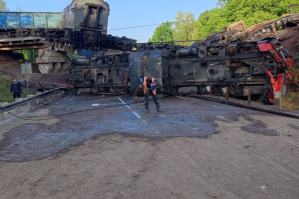 Потяги під завалами: у росії обвалились два мости, є постраждалі (оновлено)