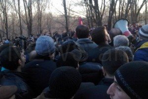 Сутички у Вірменії: постраждали 12 людей, у протестувальників виявили вогнепальну зброю 