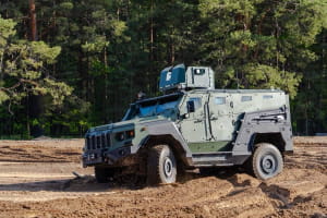Міноборони випробувало та допустило до експлуатації новий броньовик "Варта-2"