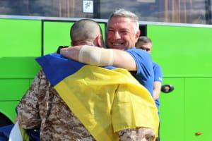 Зеленський розповів, скільки українців повернулося додому за вісім етапів обміну