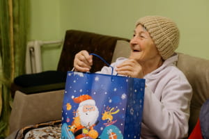 Три роки "Юлиних бабусь": історія фонду, де щирість змінює життя літніх людей