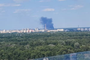 В Киеве на Троещине раздался взрыв без тревоги – черный густой дым в районе ТЭЦ-6 – фото, видео (обновлено)