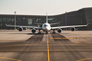 Кібератака паралізувала аеропорти Європи: скасування та затримки рейсів