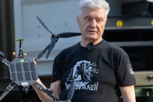 Порошенко повез на фронт дронов на 30 миллионов: 