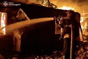 Ворожі удари по Херсонщині: 31 населений пункт під обстрілами, двоє поранених