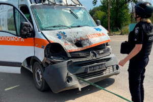 російський дрон атакував швидку на Харківщині: поранені двоє медиків