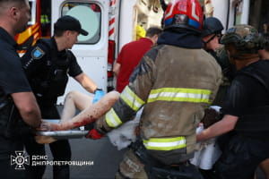 З вечора до ранку тривала ворожа ракетна атака на Дніпро, є загиблі та поранені (ОНОВЛЕНО)