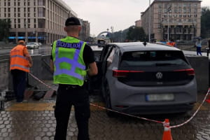 ДТП у столиці: водій з відкритим переломом потрапив до лікарні