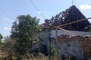 Країна-агресорка обстріляла селище на Херсонщині: є поранений