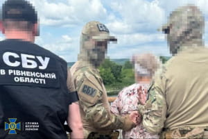 СБУ затримала агентку ГРУ рф, яка готувала прорив російських ДРГ на Сумщині