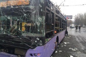 З'явилось відео з місця розстрілу тролейбуса у Донецьку